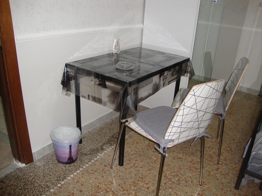 Appartamento Residence Sole E Luna روما الغرفة الصورة