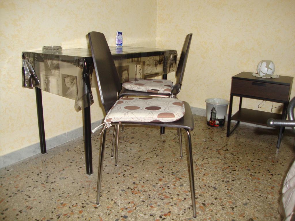 Appartamento Residence Sole E Luna روما الغرفة الصورة